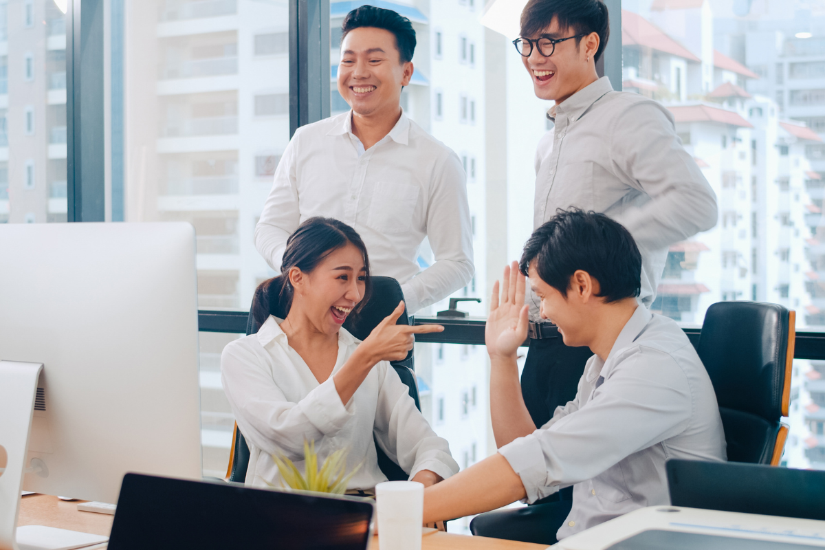 5 Kiểu Tóc Đi Làm Đơn Giản Giúp Bạn Tự Tin Mỗi Ngày - Cuttoc