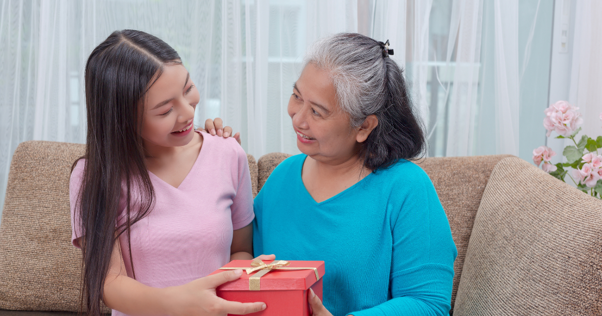 5 gợi ý quà tặng Ngày của Mẹ – Món quà chăm sóc tóc ý nghĩa